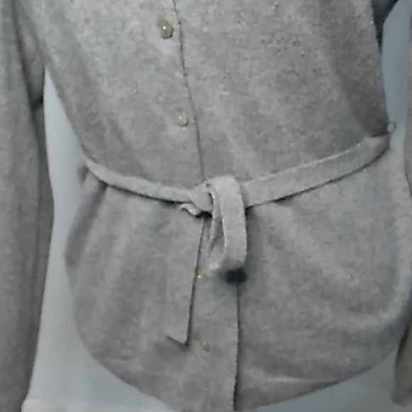 Saks FIFTH AVENUE   cashmere  gray belted sweater sz large - Picture 2 of 14